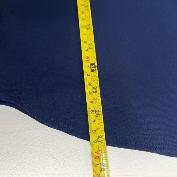 Peter Nygard Navy Blue Tank Shell Boatneck Sleeveless Top Women Size Medium - Picture 10 of 11